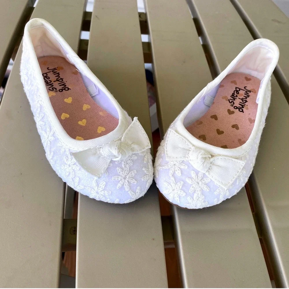 Jumping Beans White Floral Ballet Flats with Bow Accent - Size‎ 7 Toddler
